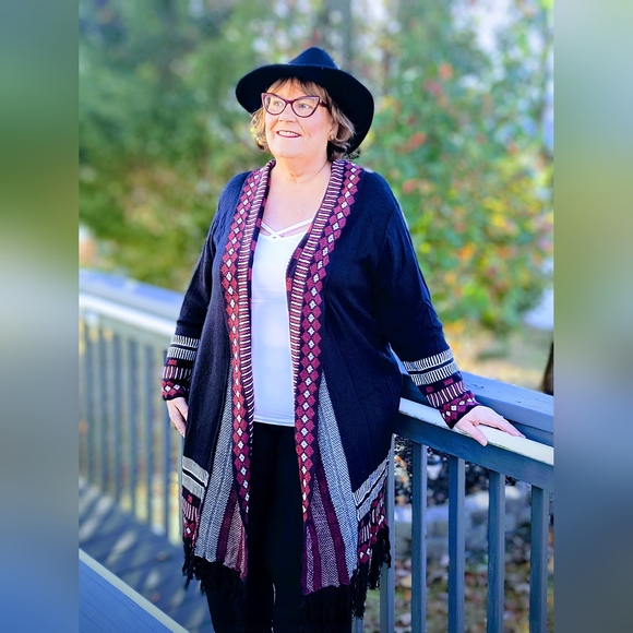 NEW NWT Bloomchic Plus Size Black Bandana Print Fringe Trim Maxi Cardigan  3X - Picture 10 of 12